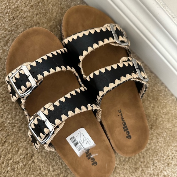 Buckle Slides - Picture 4 of 5